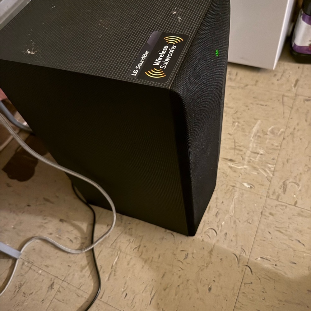 LG Wireless Subwoofer in Black